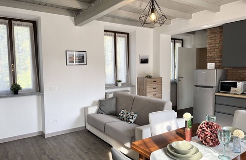 Cadrezzate Apartment | Bnbook La Corte 51 Lago di Monate