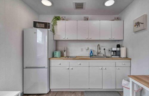 Bonney Lake Apartment | Bo360 Tiny House Unique Country Retreat with Hot Tub