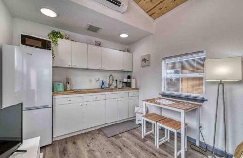 Bonney Lake Apartment | Bo360 Tiny House Unique Country Retreat with Hot Tub
