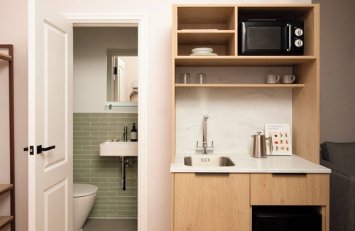 West Kensington Hotel | Bob W London Olympia
