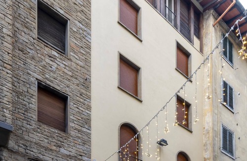 Oltrarno Apartment | Bob W Ponte Vecchio