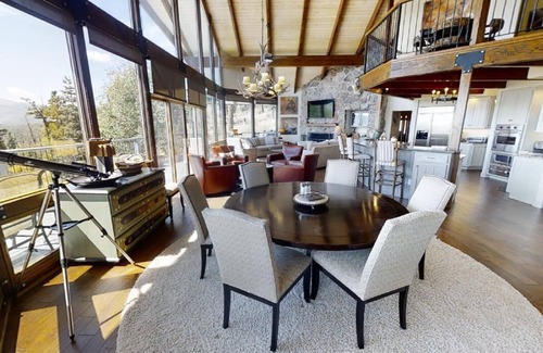 Red River House | Bobcat Peak - New Property - Luxury Mountain Home - Hot Tub - Secluded - WiFi -