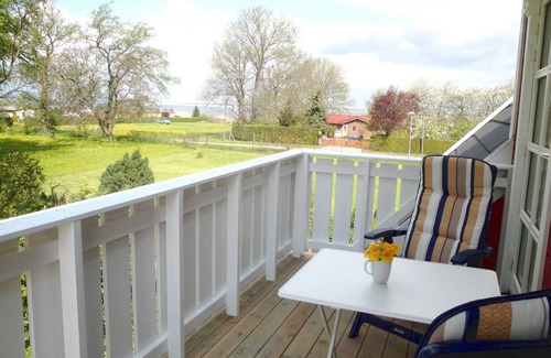 Wendisch Langendorf Apartment | Boddenblick, Geräumige Wohnung 1.og mit Balkon