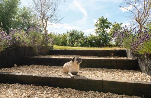 Boddington House | Boddington Mill, Enchanting 3 Bdr Retreat by Oriri