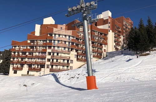 Reberty Apartment | Boedette D superb apartment 5 people renovated ski in ski out SOUTH