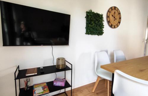 Neudietendorf Apartment | BohnApartments Bechstein - sehr ruhig - 3 Schlafzimmer - Balkon - Stellplätze- WLAN - Vollausstattung