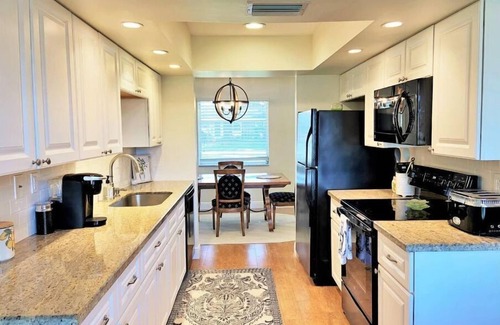 Riverside House | ☀️ Boho Beach House ☀️ Minutes to all Local Delights!