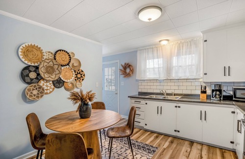 Port Clinton Apartment | BoHo by the Beach: Charming 2-bedroom apartment in the heart of Port Clinton