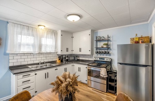 Port Clinton Apartment | BoHo by the Beach: Charming 2-bedroom apartment in the heart of Port Clinton