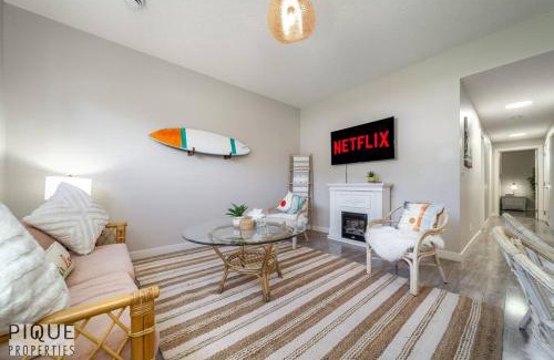 North Central Edmonton Apartment | BoHo Chic Suite - Long Stays - Fireplace - Garage