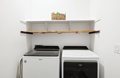 Buckeye House | Boho Haven for 10 I Kid Friendly Luxe Backyard