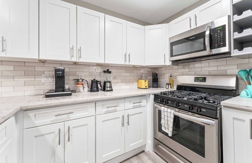 Highland Apartment | Boho West Downtown 1BR suite w/washer&dryer
