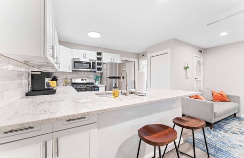 Highland Apartment | Boho West Downtown 1BR suite w/washer&dryer