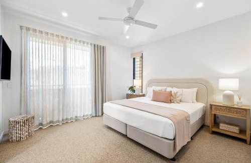 Bokarina House | Bokarina 3-Bed Stunning Home, Steps from Beach