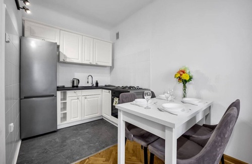 Mokotow Apartment | Bokserska Apt - Chopin Airport Nerby - by Rentujemy