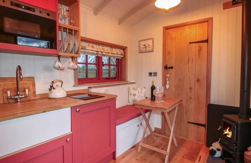 Bottesford Cabin | Bonnie's Shepherd's Lodge Retreat & Wellness
