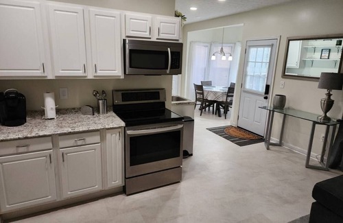 Sharpsburg House | Book and Relax