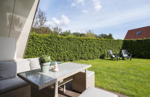 Zwiggelte House | Boomklever I Charmante Vakantiewoning met Openhaard