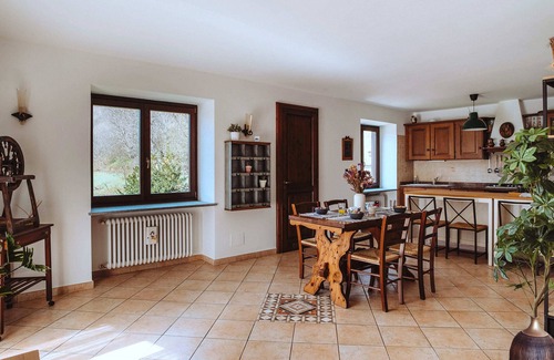 Roure House | Borgatalpina: cosy private residence, panoramic view, up to 16 guests