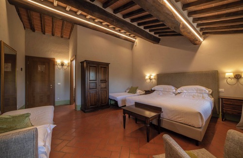 Gaiole in Chianti Hotel | Borgo Le Noci Chianti Retreat & Pool
