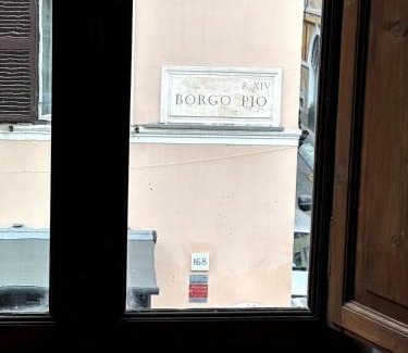 Rione XIV Borgo Apartment | Borgo Pio Vatican
