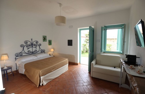 San Lucido Hotel | Borgo Rosso di Sera Resort Country Chic
