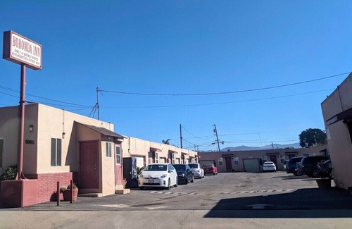 Salinas Hotel | BORONDA INN