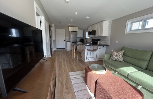 White Oaks Apartment | Bo’s Guest House Getaway