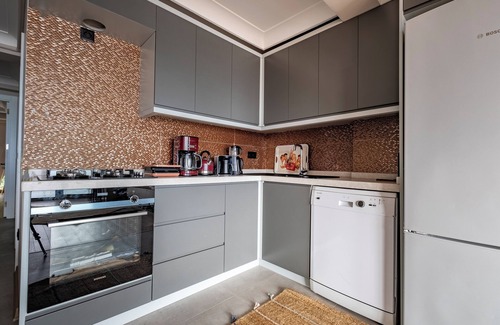 Bahcelievler Apartment | Bosphorus View with 2 bedrooms and WiFi, AC, Elevator