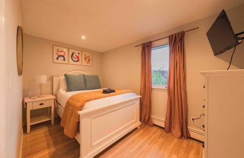 Revere Apartment | Boston Luxury 3BR-Near Airport-Beach