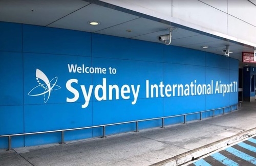 Botany Apartment | Botany studio near Airport/Bay/City with Parking