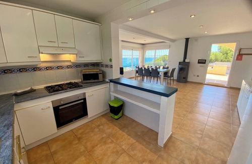 Altea Villa | Bougainvillea to Atenea and the Mediterranean.