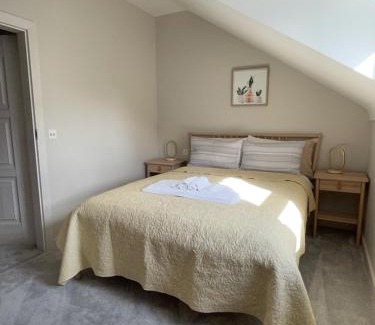 Boscombe House | Bournemouth cottage 6mins from beach, free parking