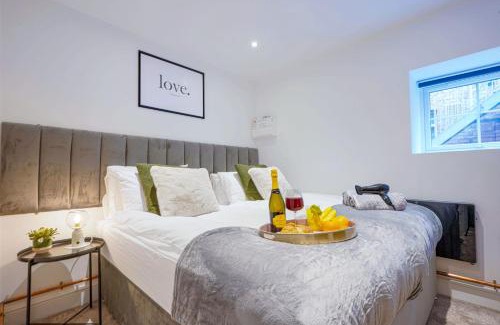 Rugby Apartment | Boutique Apartment - City Centre - Free Parking, Fast Wifi and Smart TV by Yoko Property