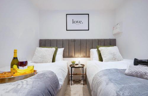 Rugby Apartment | Boutique Apartment - City Centre - Free Parking, Fast Wifi and Smart TV by Yoko Property
