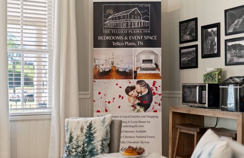 Tellico Plains Hotel | Boutique Hotel Centrally Located in Tellico Plains, The Cole Room 4C