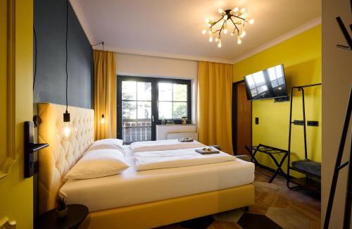 Saalbach-Hinterglemm Bed & Breakfast | Boutique House happYellow Saalbach