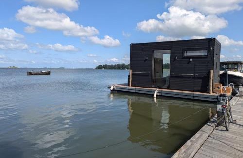 Monnickendam Boat Rental | Boutique Houseboat Stay Romantic Getaway for Two