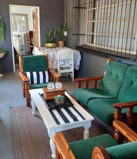 Olifantshoek House | Bowden B&B