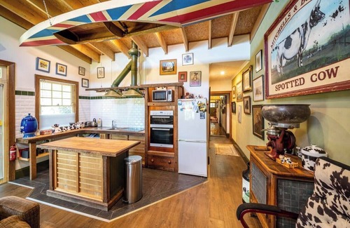 Bowden Cottage | Bowden’s Premier Holiday Retreat – Pet-Friendly, Business-Friendly, and Perfect for Families