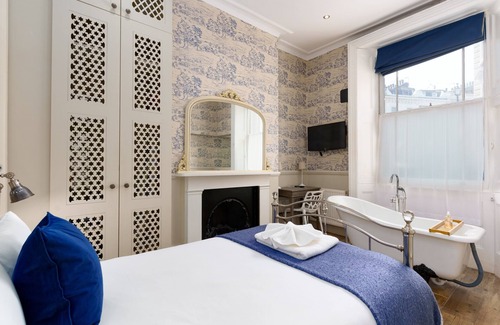 Warwick Hotel | Bower House