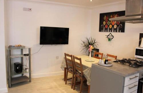 Alibon Apartment | Bowery Apartment - 2 bedroom