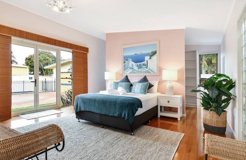 Maroochydore House | Bradman- Waterfront, Pet Friendly, Budget Holiday Home