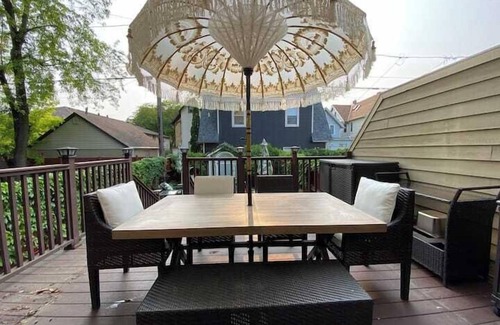 Lower East Side House | Brady Street Luxury | Close to Downtown | Sleeps 8