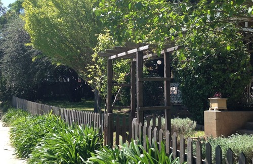 Millthorpe Apartment | Braeside Studio - Country Garden Accommodation