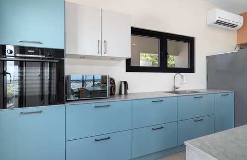 Jaburibari Apartment | BRAND NEW 2BR2BA ~ Sunset & Ocean Views ~ Balcony!