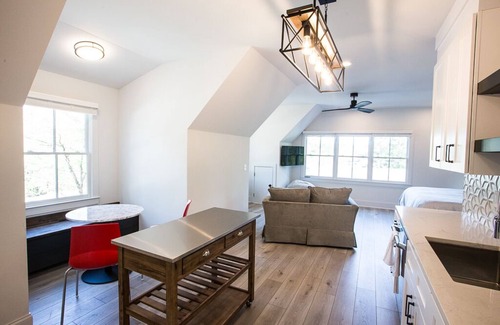 Buford Cottage | Brand New Bungalow on Lake Lanier!