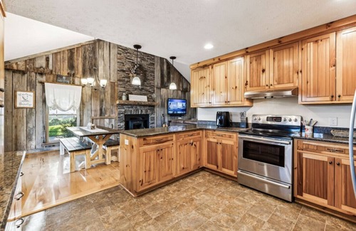 Hendersonville Cabin | Brand New listing - Sunset Cabin