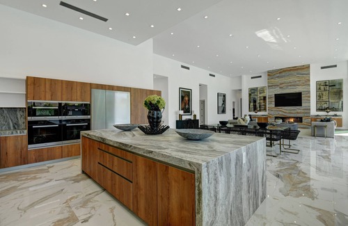 Magnesia Falls Cove House | Brand New Luxury Vacation Rental, Private Resort Style Pool & Spa-3