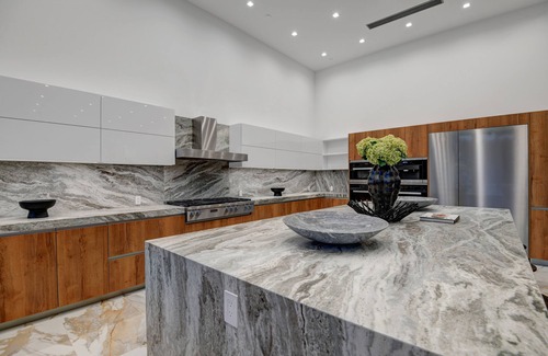 Magnesia Falls Cove House | Brand New Luxury Vacation Rental, Private Resort Style Pool & Spa-3